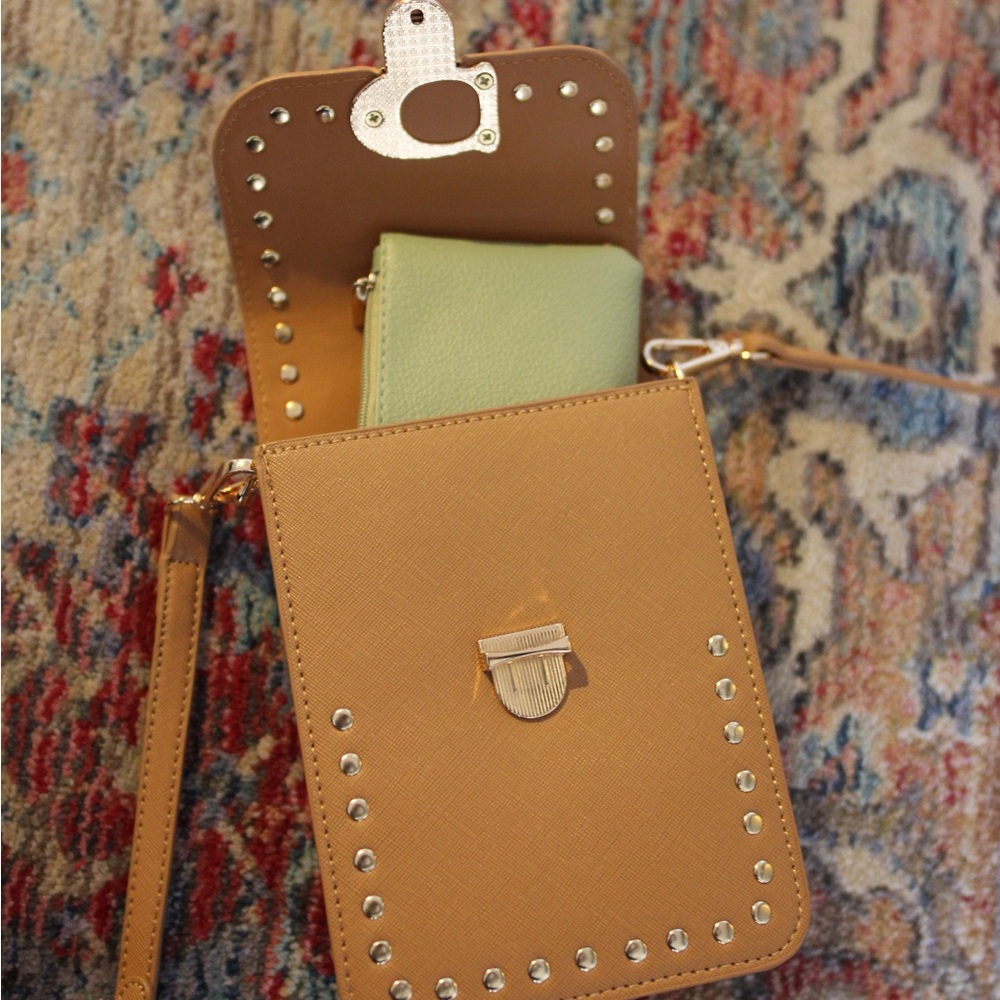 purse - Picture 2 of 4